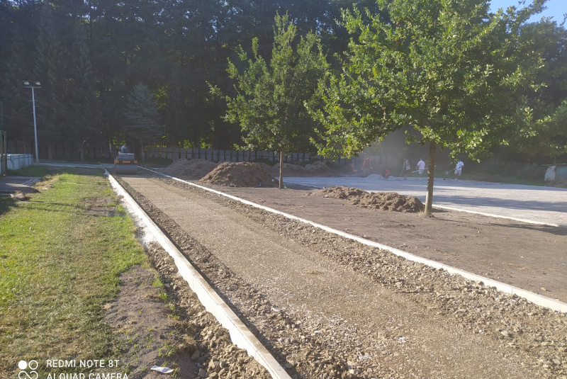 Referencie / Rekonštrukcia športovej infraštruktúry ZŠ Hriňová - foto Referencie / Rekonštrukcia športovej infraštruktúry ZŠ Hriňová - foto