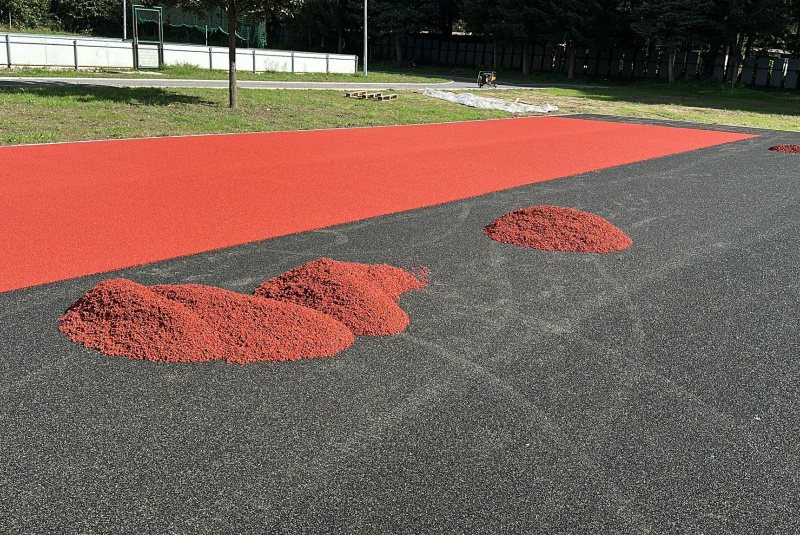 Novinky / Rekonštrukcia športovej infraštruktúry ZŠ Hriňová - foto