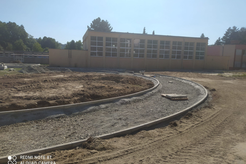Novinky / Rekonštrukcia športovej infraštruktúry ZŠ Hriňová - foto Novinky / Rekonštrukcia športovej infraštruktúry ZŠ Hriňová - foto