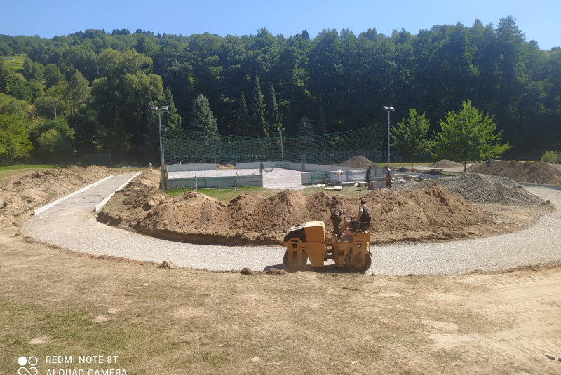 Novinky / Rekonštrukcia športovej infraštruktúry ZŠ Hriňová - foto