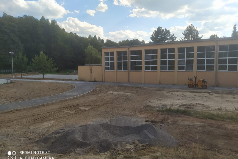 Novinky / Rekonštrukcia športovej infraštruktúry ZŠ Hriňová - foto Novinky / Rekonštrukcia športovej infraštruktúry ZŠ Hriňová - foto
