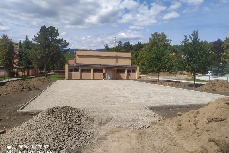Novinky / Rekonštrukcia športovej infraštruktúry ZŠ Hriňová - foto Novinky / Rekonštrukcia športovej infraštruktúry ZŠ Hriňová - foto
