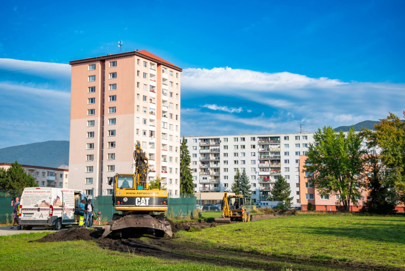 Novinky / ,,Revitalizácia areálu Základnej školy s materskou školou J. V. Dolinského v Martine“  - foto