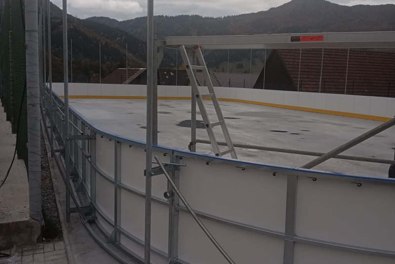 Referencie / Multifunkčné hokejové ihrisko 30x15 m v obci Švošov - foto