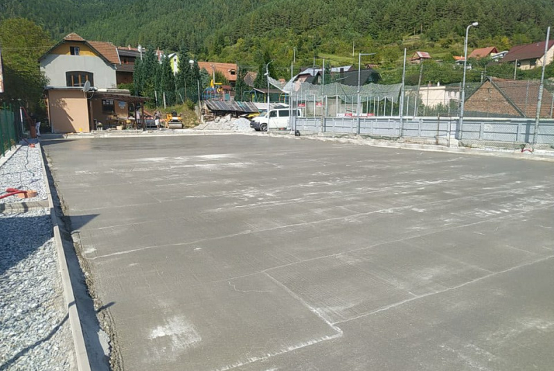 Referencie / Multifunkčné hokejové ihrisko 30x15 m v obci Švošov - foto