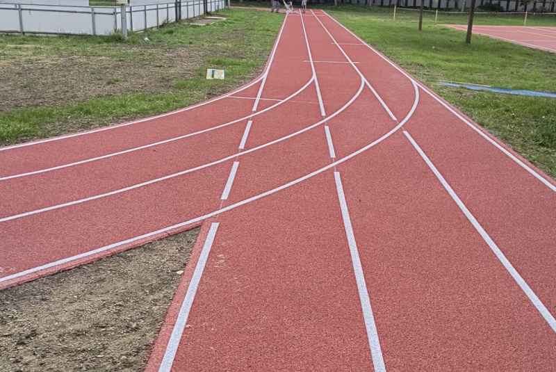 Referencie / Rekonštrukcia športovej infraštruktúry ZŠ Hriňová - foto