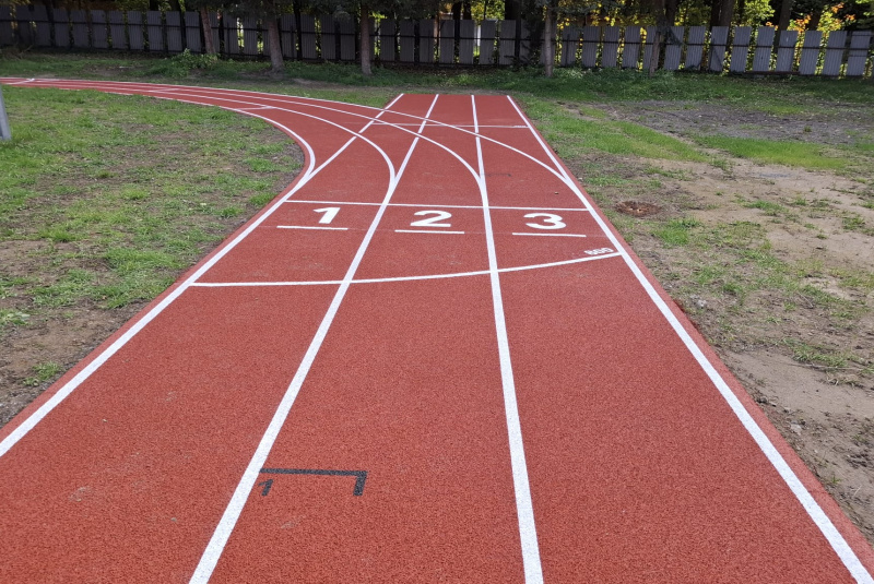 Referencie / Rekonštrukcia športovej infraštruktúry ZŠ Hriňová - foto