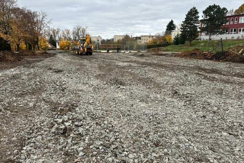 Referencie / ŠPORTOVÝ AREÁL PRI ZŠ ŠKOLSKÁ TLMAČE - foto