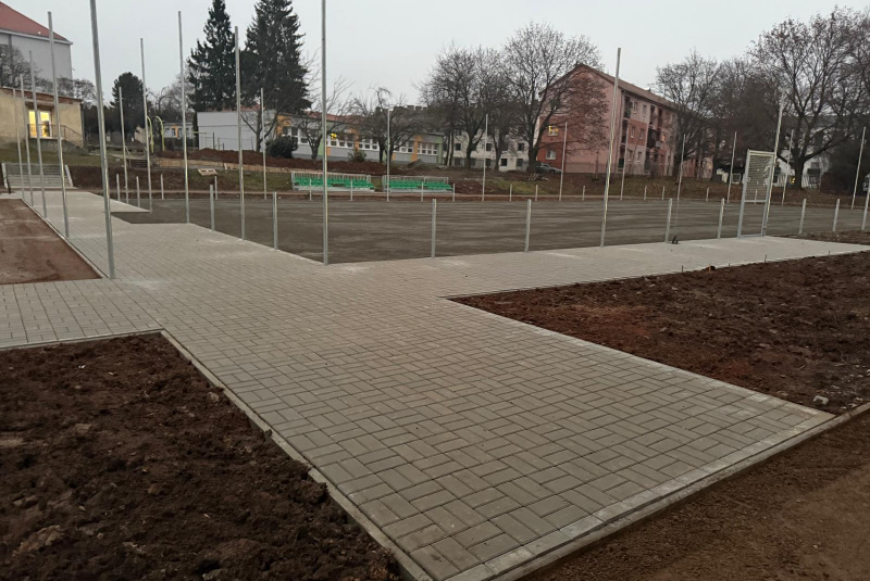 Referencie / ŠPORTOVÝ AREÁL PRI ZŠ ŠKOLSKÁ TLMAČE - foto