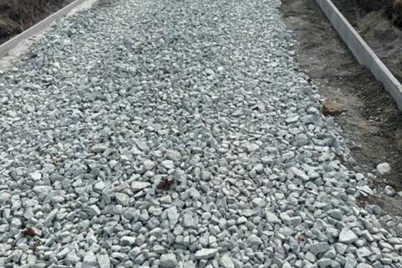 Referencie / Atletická dráha, doskočisko a tribúna na ZŠ Košťany nad Turcom - foto