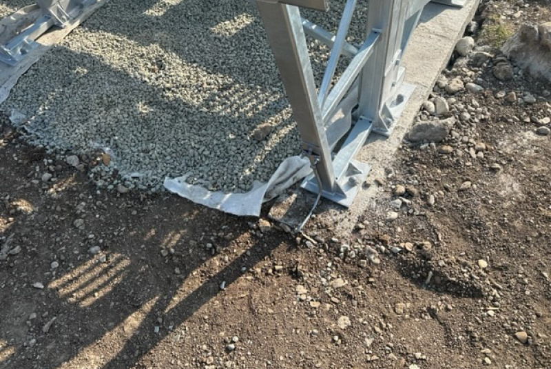 Trojradová tribúna