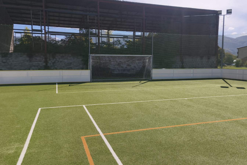 Referencie / Multifunkčné ihrisko 40x20 m v obci Krpeľany - foto Referencie / Multifunkčné ihrisko 40x20 m v obci Krpeľany - foto