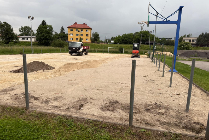 Referencie / Multifunkčné ihrisko 40x20 m v obci Krpeľany - foto Referencie / Multifunkčné ihrisko 40x20 m v obci Krpeľany - foto