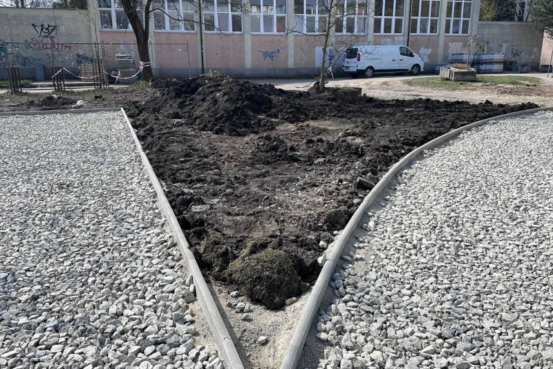 Referencie / „Revitalizácia športových ihrísk pri ZŠ Javorku, Žilina“ - foto Referencie / „Revitalizácia športových ihrísk pri ZŠ Javorku, Žilina“ - foto