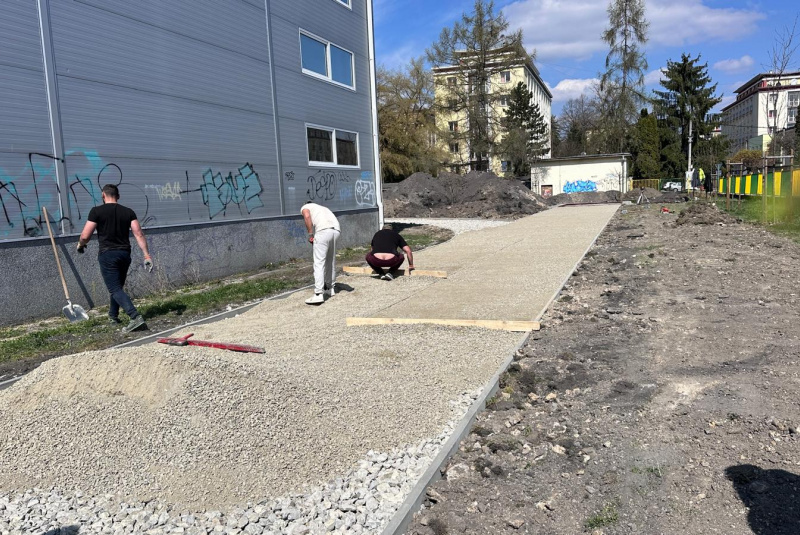 Referencie / „Revitalizácia športových ihrísk pri ZŠ Javorku, Žilina“ - foto