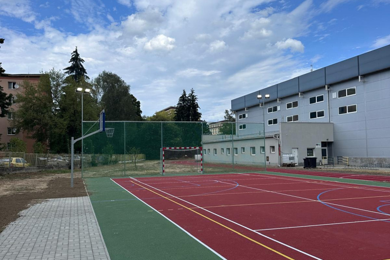 Referencie / „Revitalizácia športových ihrísk pri ZŠ Javorku, Žilina“ - foto Referencie / „Revitalizácia športových ihrísk pri ZŠ Javorku, Žilina“ - foto