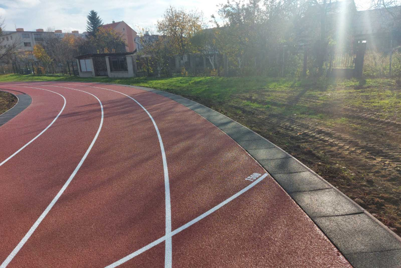 Referencie / Gymnázium Dubnica nad Váhom - foto