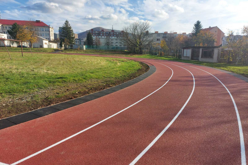 Referencie / Gymnázium Dubnica nad Váhom - foto