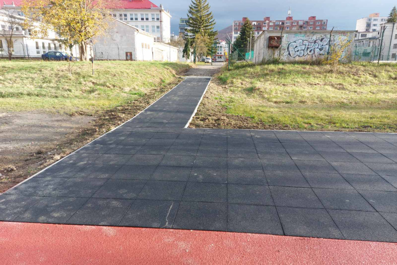 Referencie / Gymnázium Dubnica nad Váhom - foto