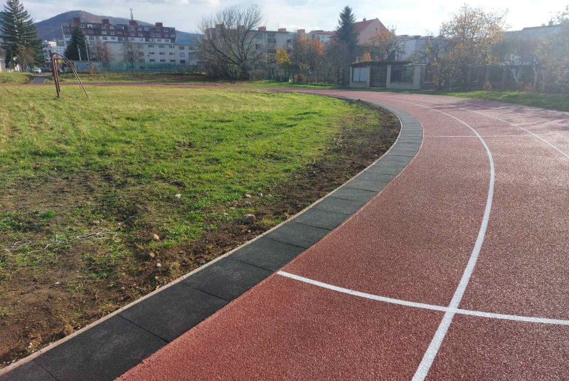 Referencie / Gymnázium Dubnica nad Váhom - foto