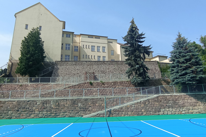 Referencie / Gymnázium F.Švantnera Nová Baňa - foto