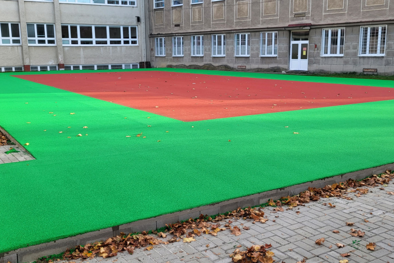 Referencie / Gymnázium, Školská ul. Považská Bystrica - foto