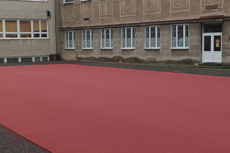 Referencie / Gymnázium, Školská ul. Považská Bystrica - foto