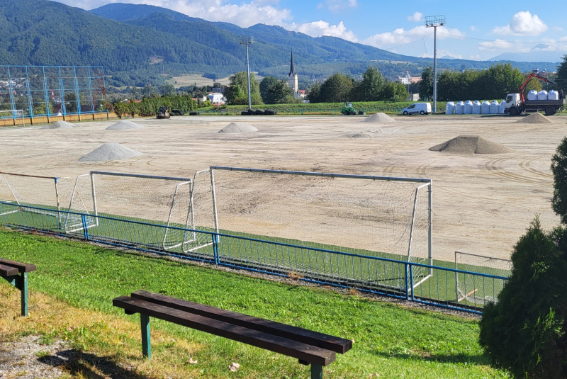 Referencie / Futbalové ihrisko 7040 m2 Mesto Vrútky - foto