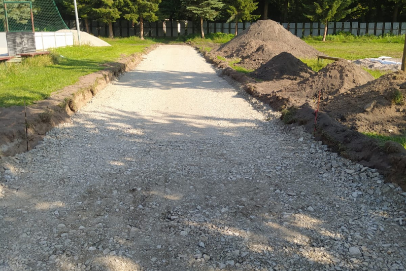 Referencie / Rekonštrukcia športovej infraštruktúry ZŠ Hriňová - foto
