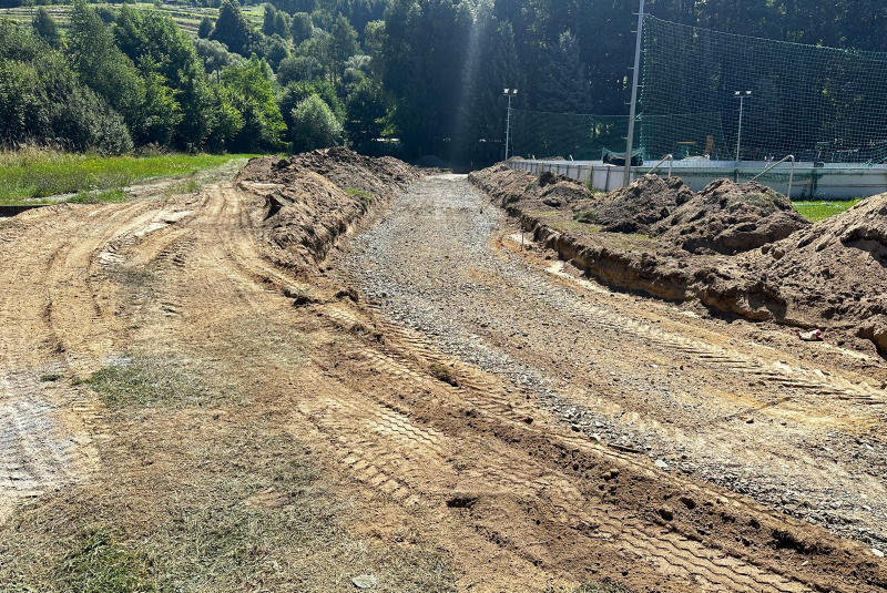 Referencie / Rekonštrukcia športovej infraštruktúry ZŠ Hriňová - foto