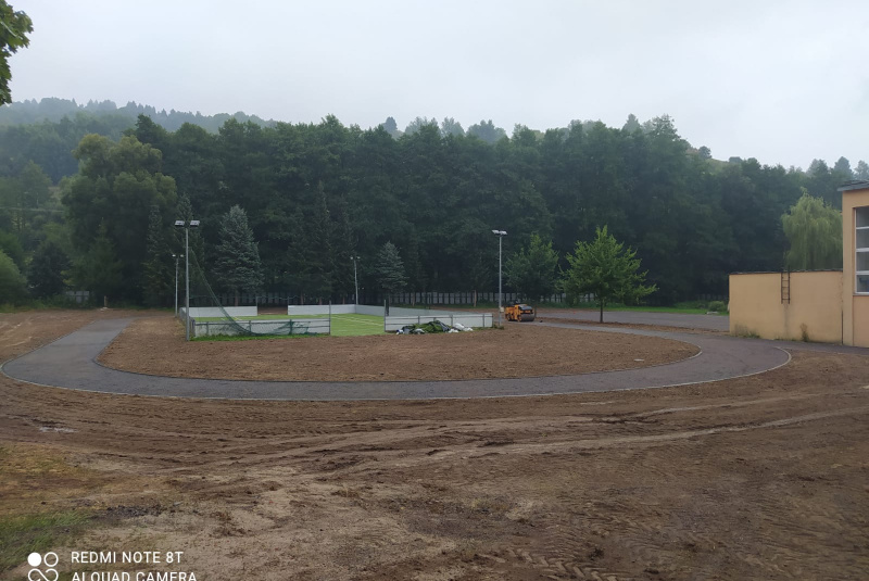 Referencie / Rekonštrukcia športovej infraštruktúry ZŠ Hriňová - foto