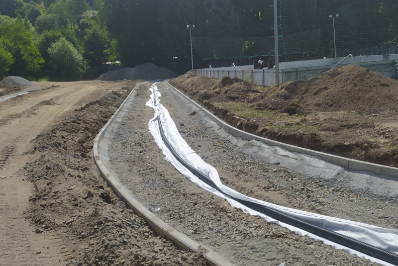 Referencie / Rekonštrukcia športovej infraštruktúry ZŠ Hriňová - foto