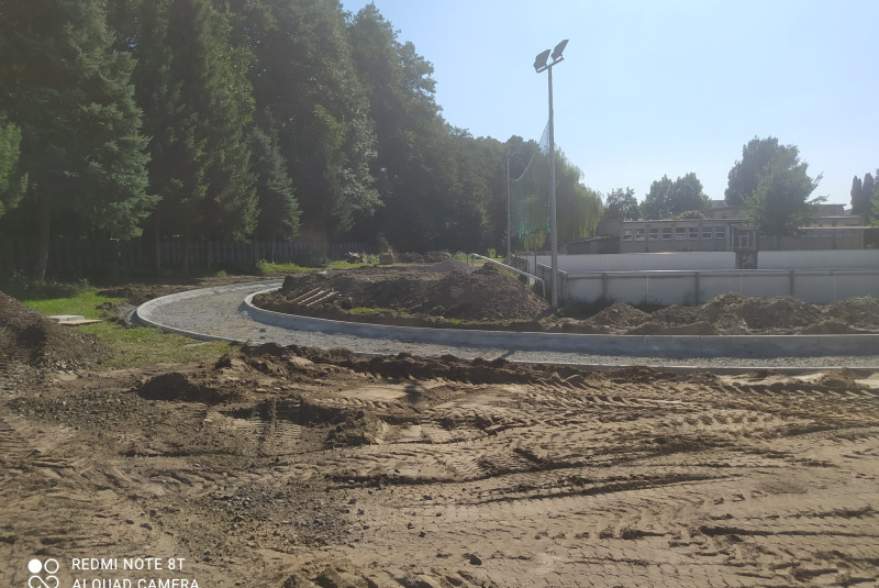Referencie / Rekonštrukcia športovej infraštruktúry ZŠ Hriňová - foto
