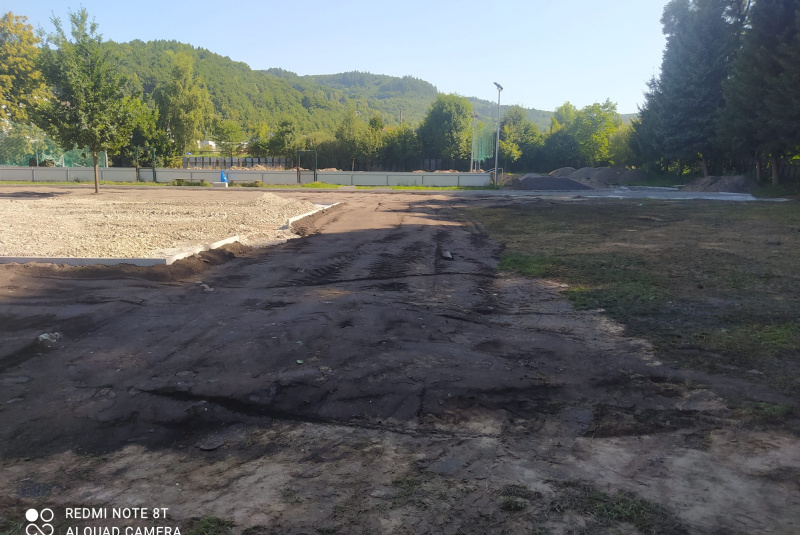 Referencie / Rekonštrukcia športovej infraštruktúry ZŠ Hriňová - foto