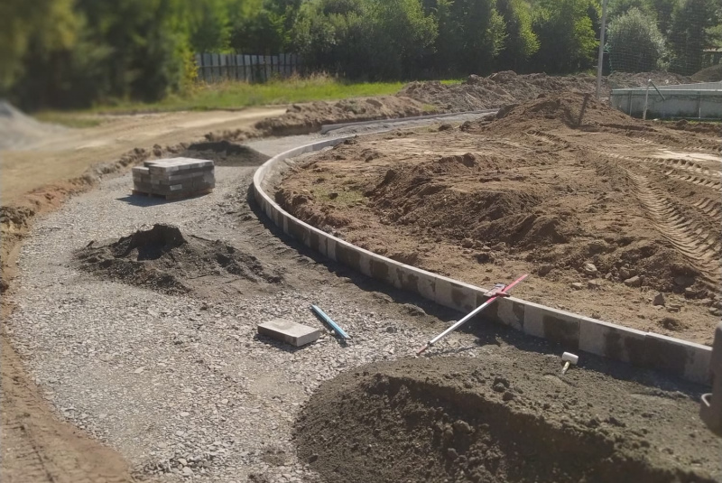 Referencie / Rekonštrukcia športovej infraštruktúry ZŠ Hriňová - foto