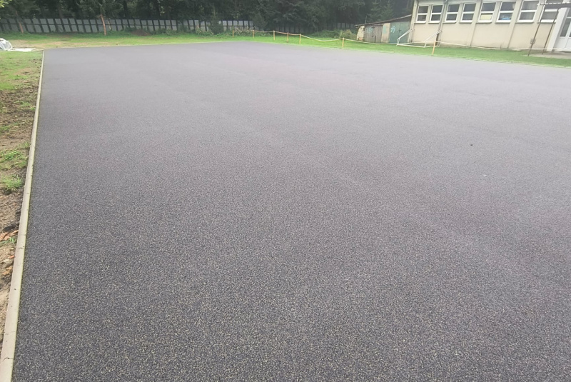 Referencie / Rekonštrukcia športovej infraštruktúry ZŠ Hriňová - foto