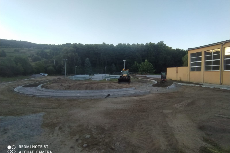 Referencie / Rekonštrukcia športovej infraštruktúry ZŠ Hriňová - foto