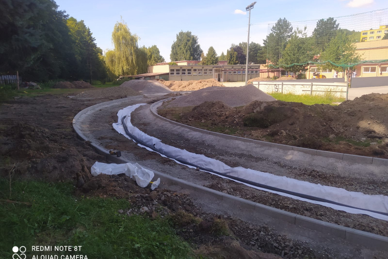 Referencie / Rekonštrukcia športovej infraštruktúry ZŠ Hriňová - foto