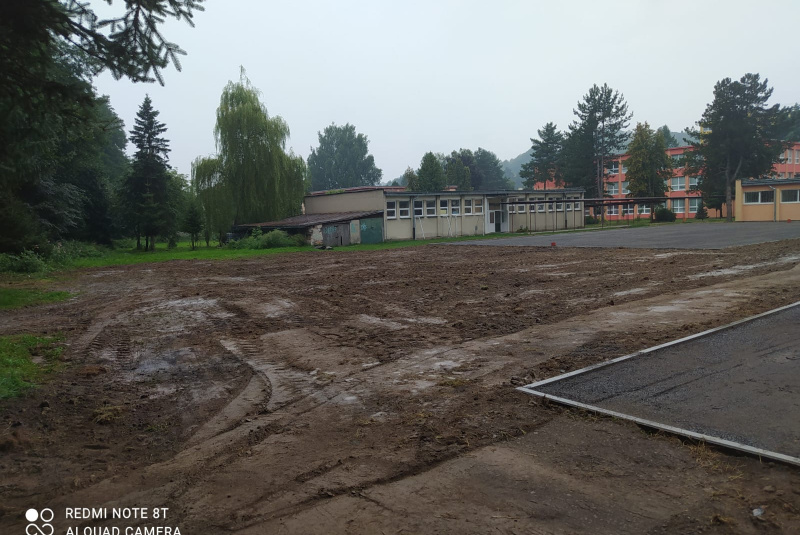 Novinky / Rekonštrukcia športovej infraštruktúry ZŠ Hriňová - foto