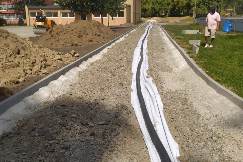 Novinky / Rekonštrukcia športovej infraštruktúry ZŠ Hriňová - foto