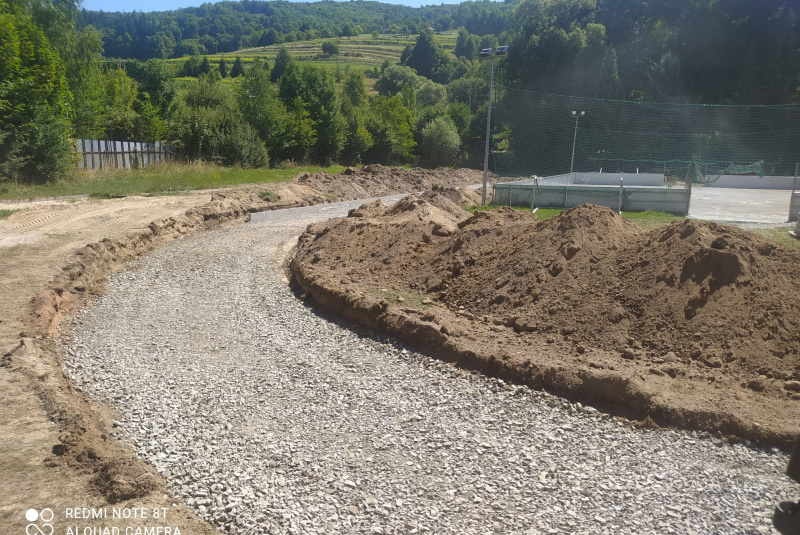 Novinky / Rekonštrukcia športovej infraštruktúry ZŠ Hriňová - foto