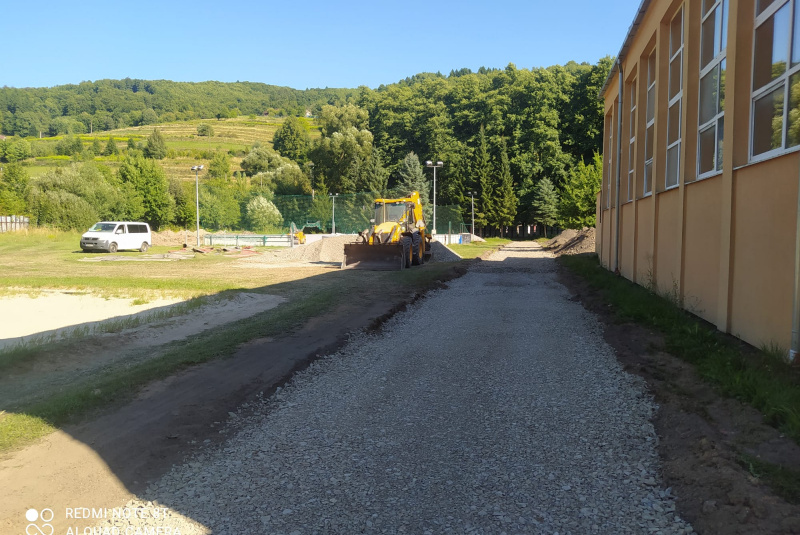 Novinky / Rekonštrukcia športovej infraštruktúry ZŠ Hriňová - foto